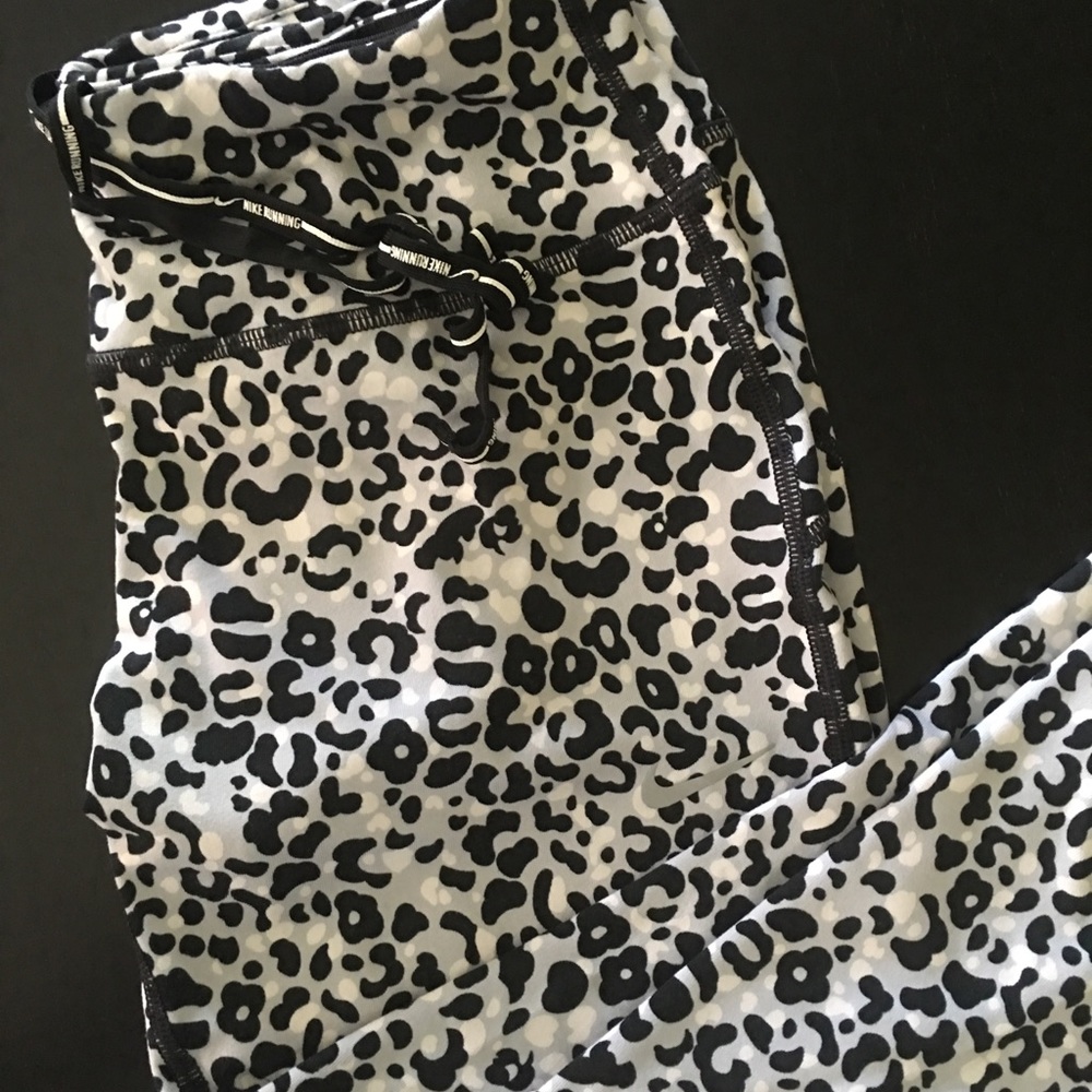 Women’s Nike Dri-Fit Crop Capris Tights